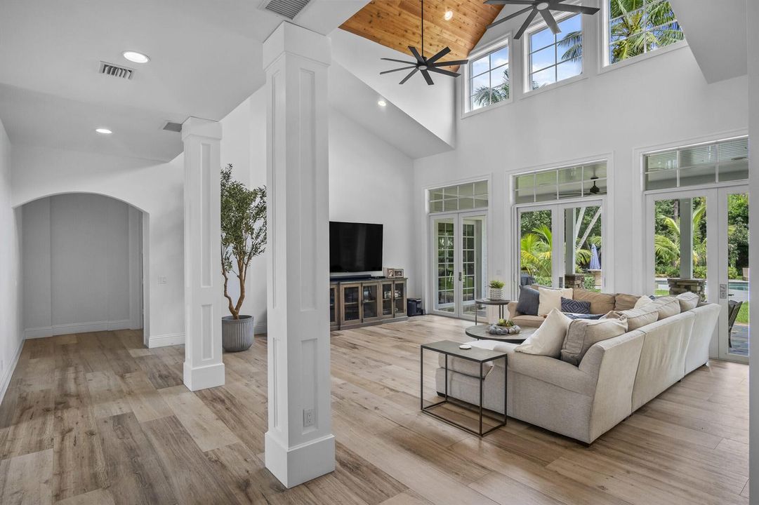 4786 ridgewood rd-31