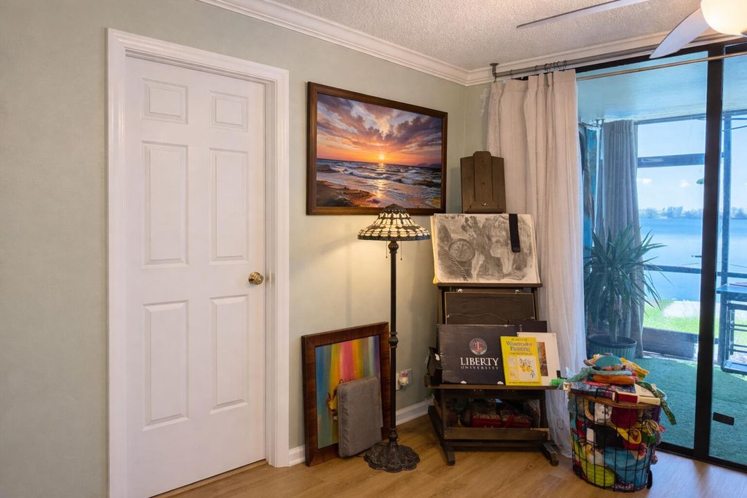 Living:Balcony Door