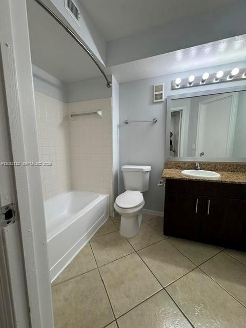 For Rent: $2,300 (2 beds, 2 baths, 1065 Square Feet)