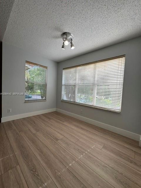 For Rent: $2,300 (2 beds, 2 baths, 1065 Square Feet)