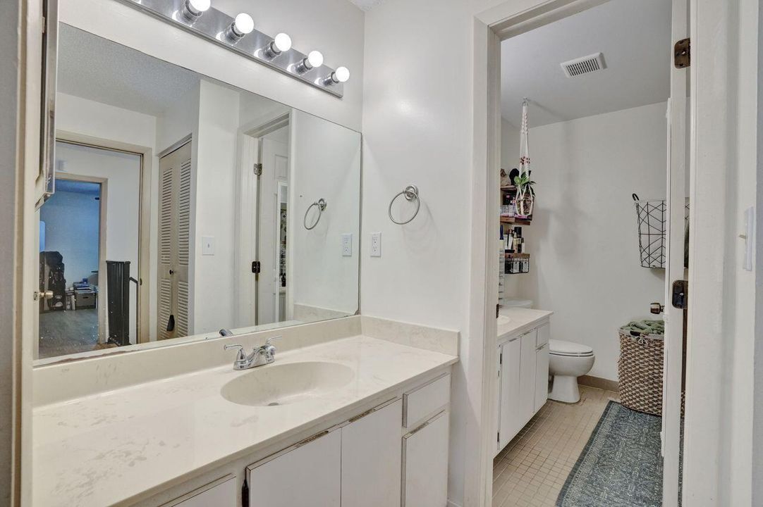 Upstairs full bath