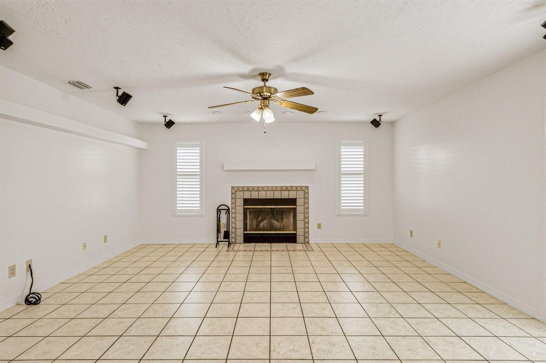 15-491-Carpenter-204