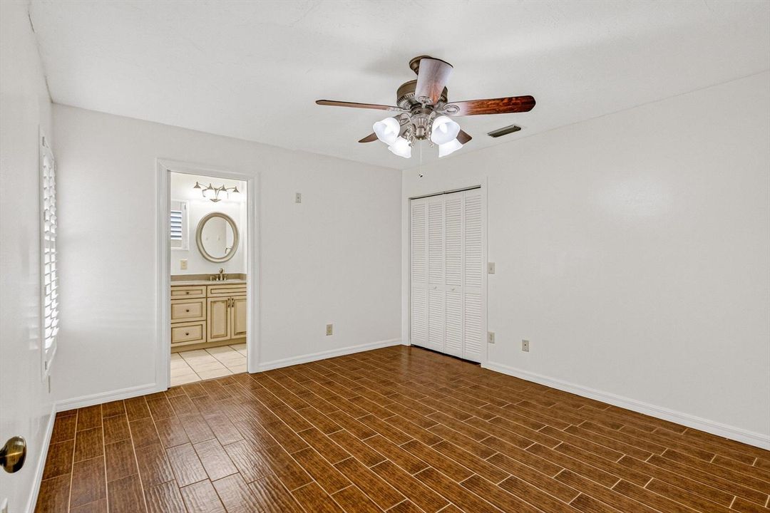 16-491-Carpenter-205