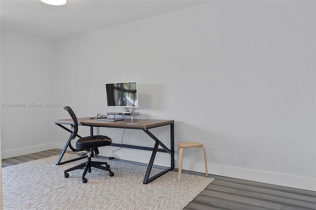 For Rent: $3,900 (3 beds, 2 baths, 1900 Square Feet)