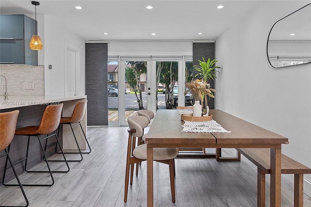 For Rent: $3,900 (3 beds, 2 baths, 1900 Square Feet)