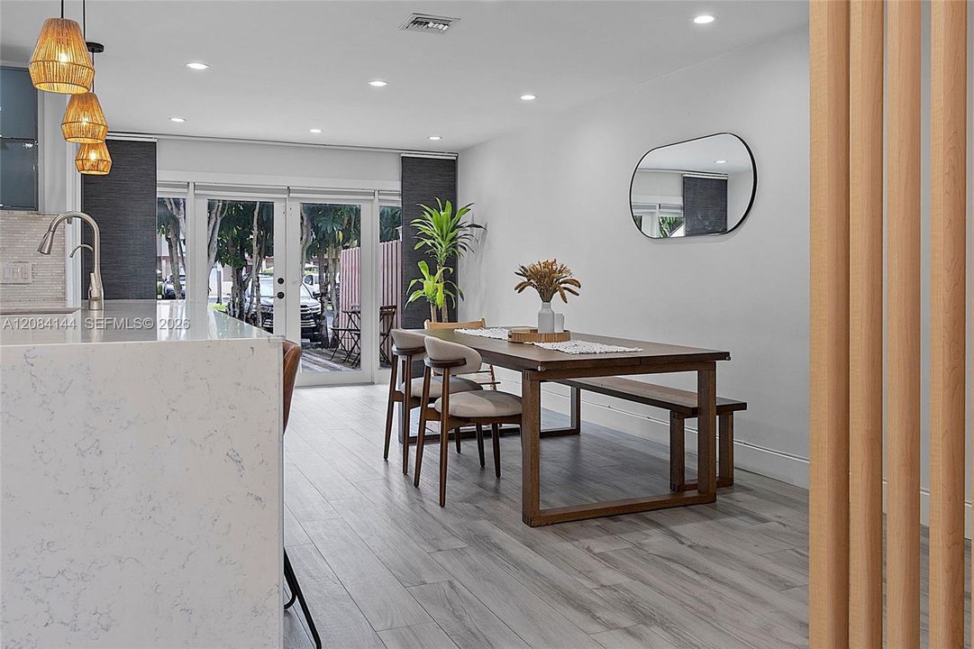 For Rent: $3,900 (3 beds, 2 baths, 1900 Square Feet)