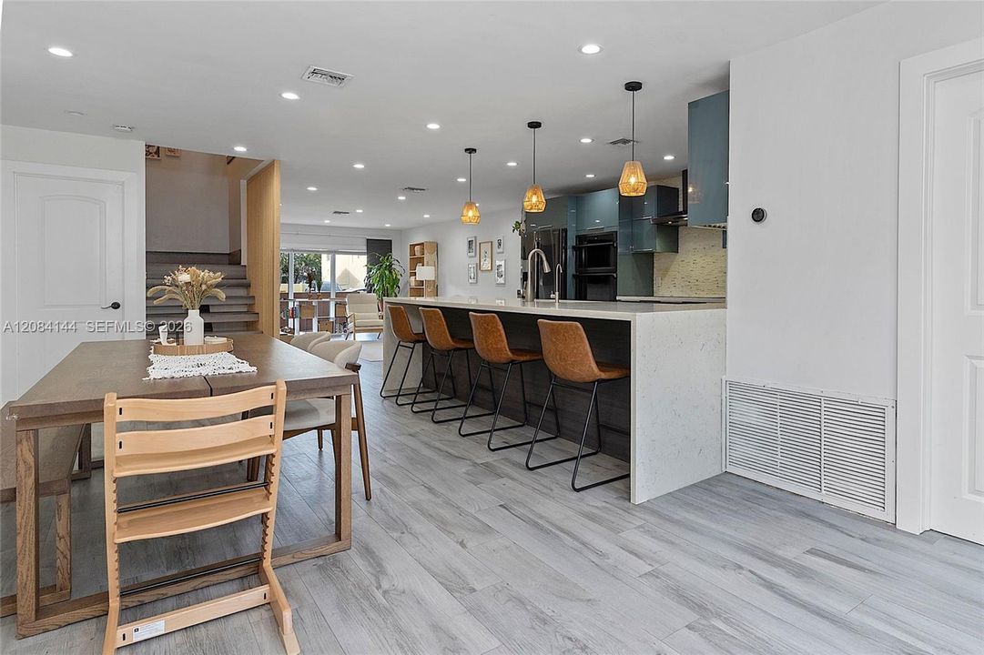 For Rent: $3,900 (3 beds, 2 baths, 1900 Square Feet)