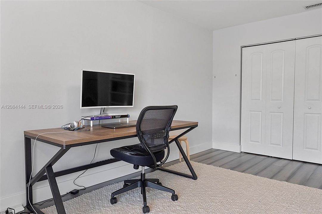 For Rent: $3,900 (3 beds, 2 baths, 1900 Square Feet)