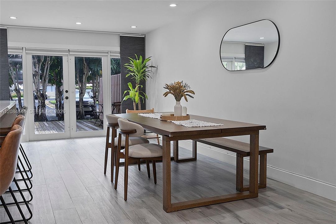 For Rent: $3,900 (3 beds, 2 baths, 1900 Square Feet)