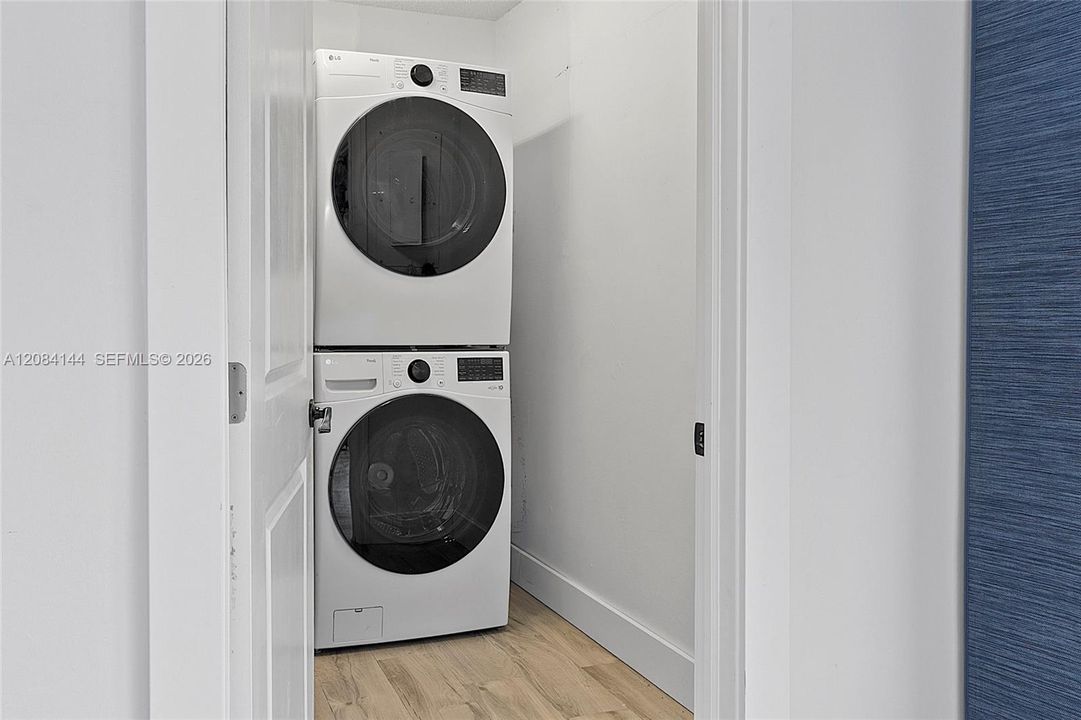 For Rent: $3,900 (3 beds, 2 baths, 1900 Square Feet)