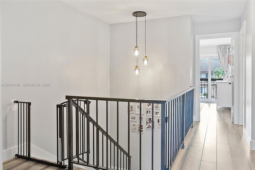 For Rent: $3,900 (3 beds, 2 baths, 1900 Square Feet)