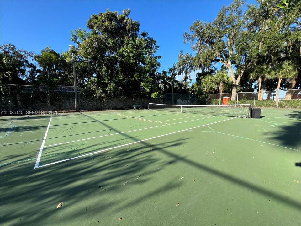 En Venta: $280,000 (2 camas, 2 baños, 1326 Pies cuadrados)