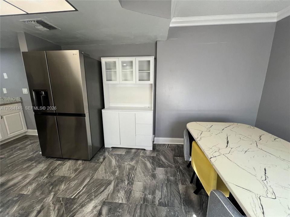 En Venta: $280,000 (2 camas, 2 baños, 1326 Pies cuadrados)
