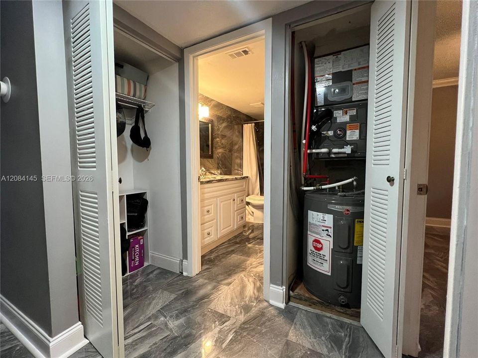 En Venta: $280,000 (2 camas, 2 baños, 1326 Pies cuadrados)