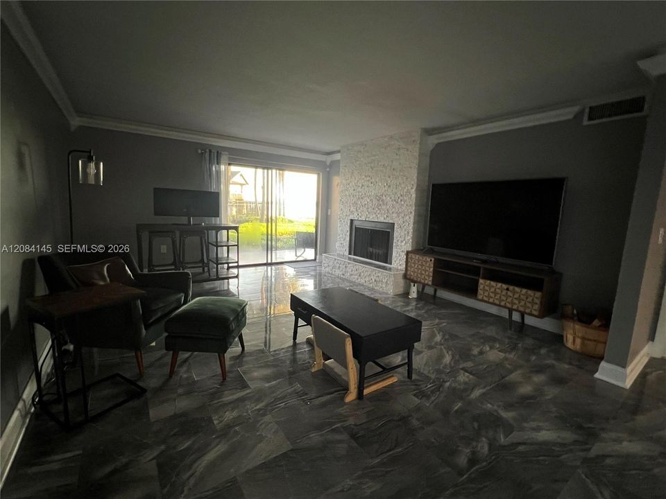 En Venta: $280,000 (2 camas, 2 baños, 1326 Pies cuadrados)