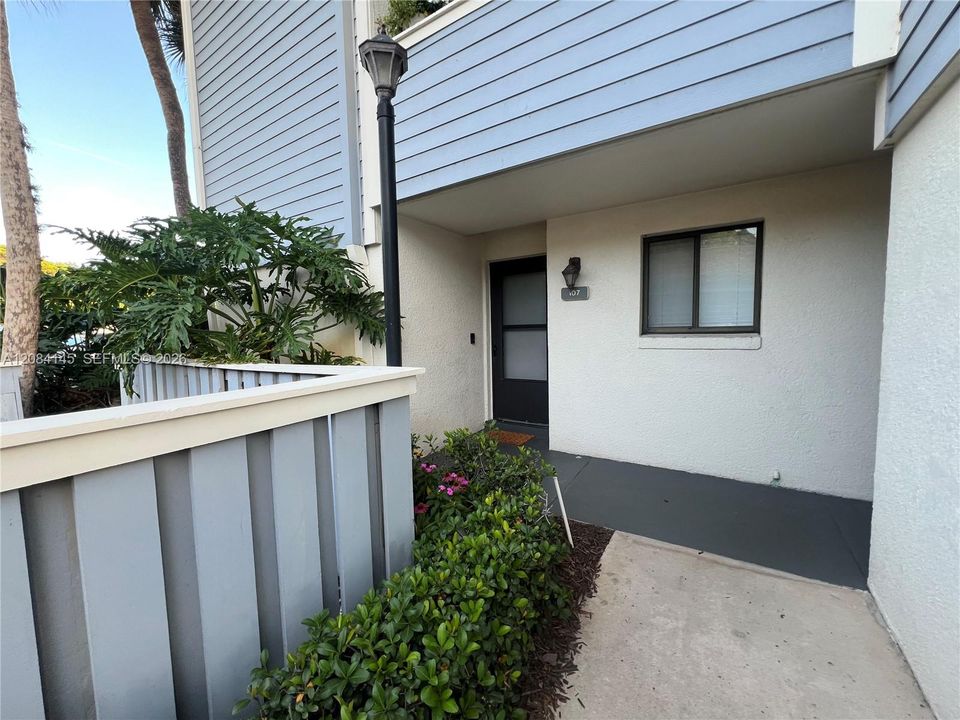 En Venta: $280,000 (2 camas, 2 baños, 1326 Pies cuadrados)