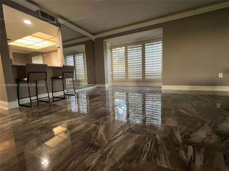 En Venta: $280,000 (2 camas, 2 baños, 1326 Pies cuadrados)