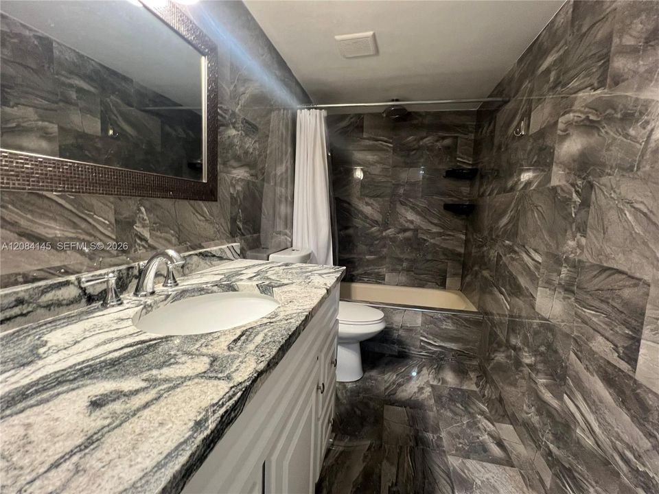En Venta: $280,000 (2 camas, 2 baños, 1326 Pies cuadrados)