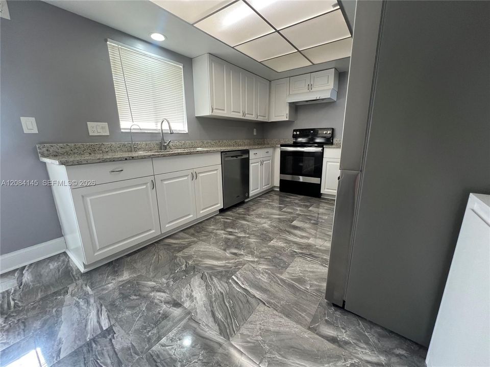 En Venta: $280,000 (2 camas, 2 baños, 1326 Pies cuadrados)