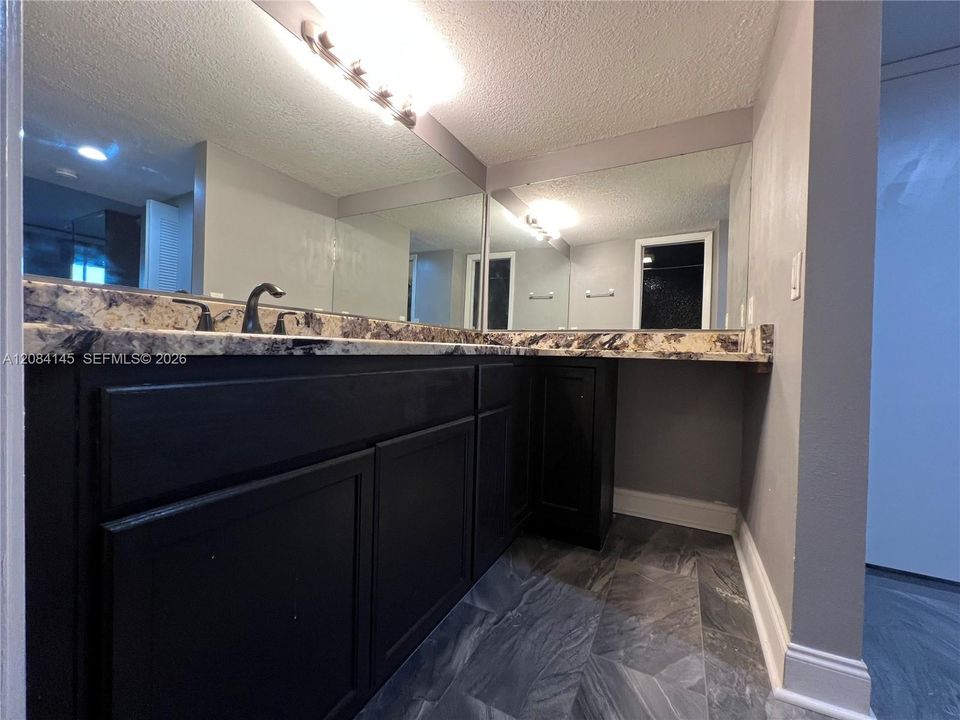En Venta: $280,000 (2 camas, 2 baños, 1326 Pies cuadrados)