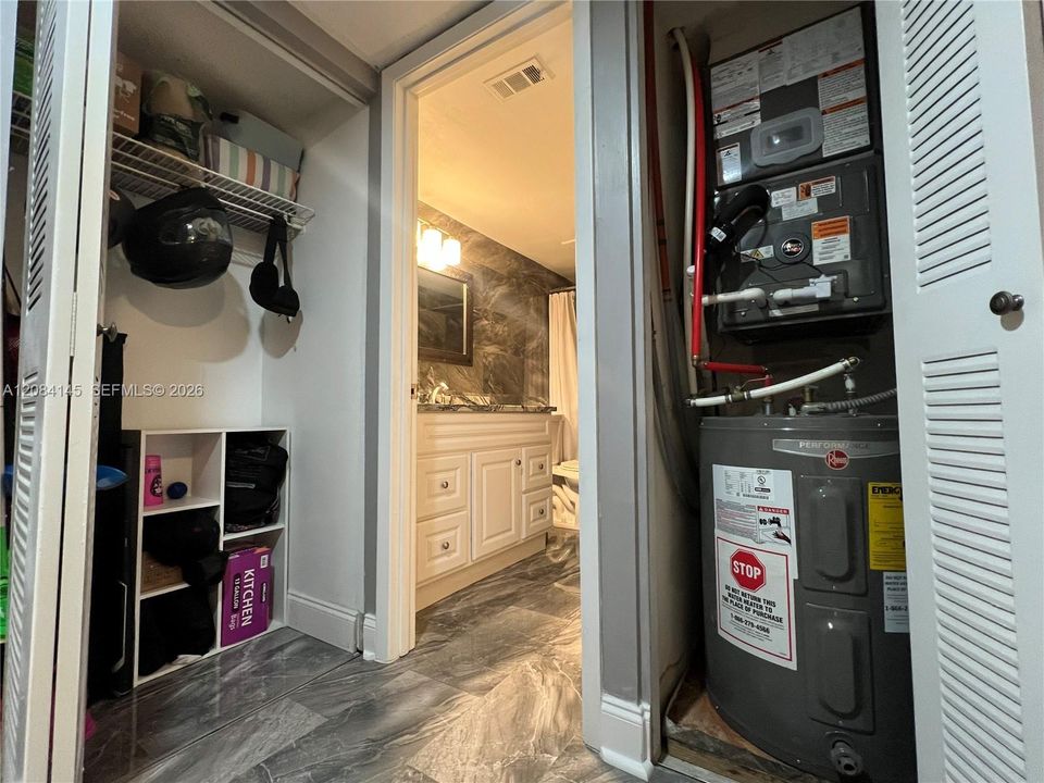 En Venta: $280,000 (2 camas, 2 baños, 1326 Pies cuadrados)