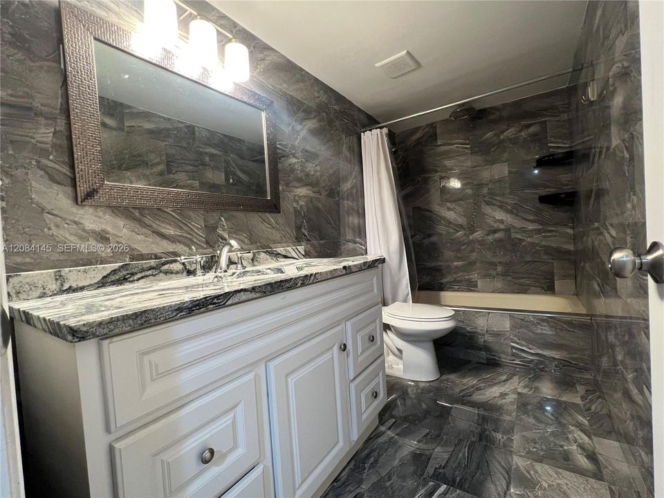 En Venta: $280,000 (2 camas, 2 baños, 1326 Pies cuadrados)