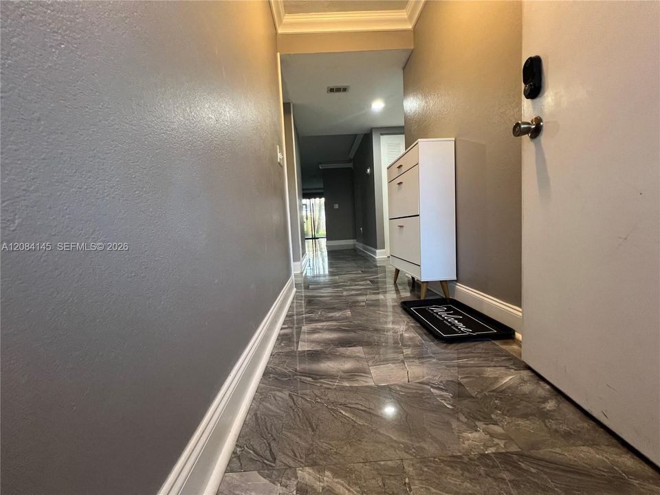 En Venta: $280,000 (2 camas, 2 baños, 1326 Pies cuadrados)