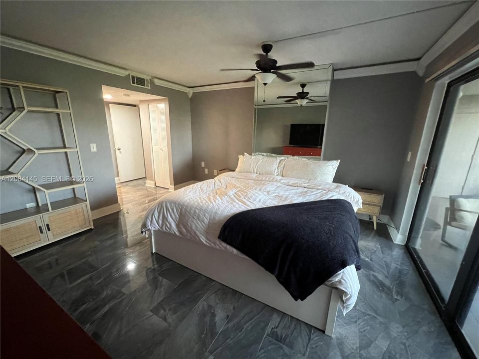 En Venta: $280,000 (2 camas, 2 baños, 1326 Pies cuadrados)