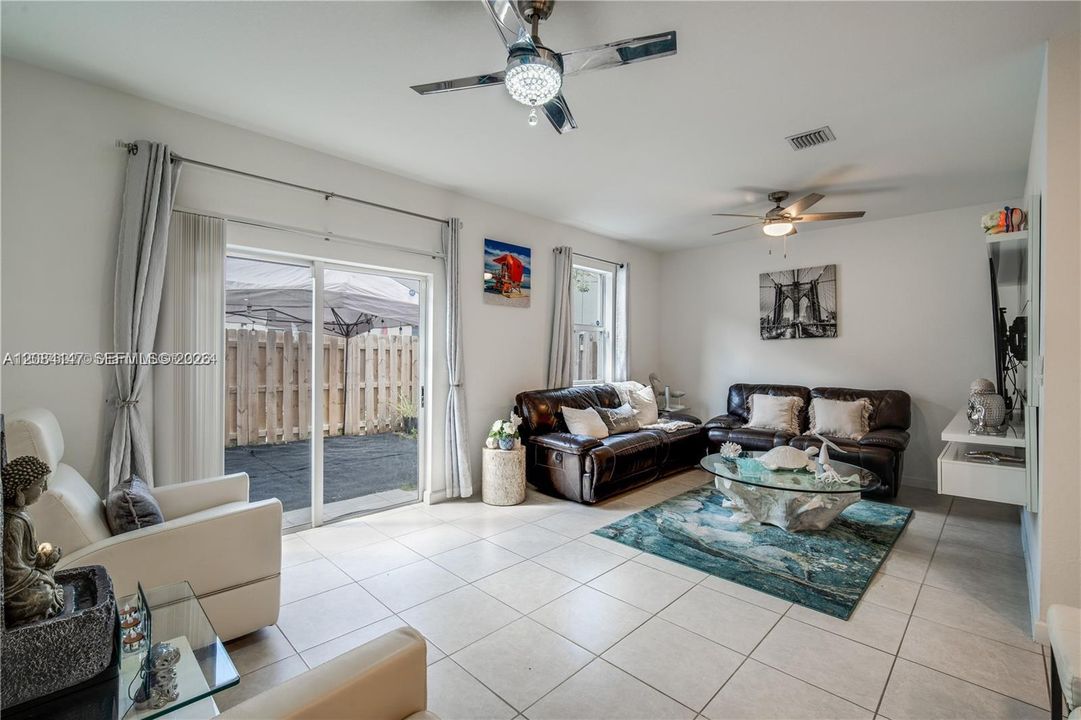 For Rent: $2,650 (3 beds, 2 baths, 1695 Square Feet)