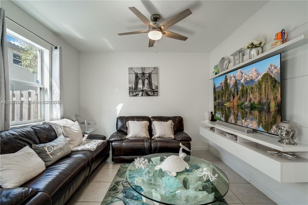 For Rent: $2,650 (3 beds, 2 baths, 1695 Square Feet)