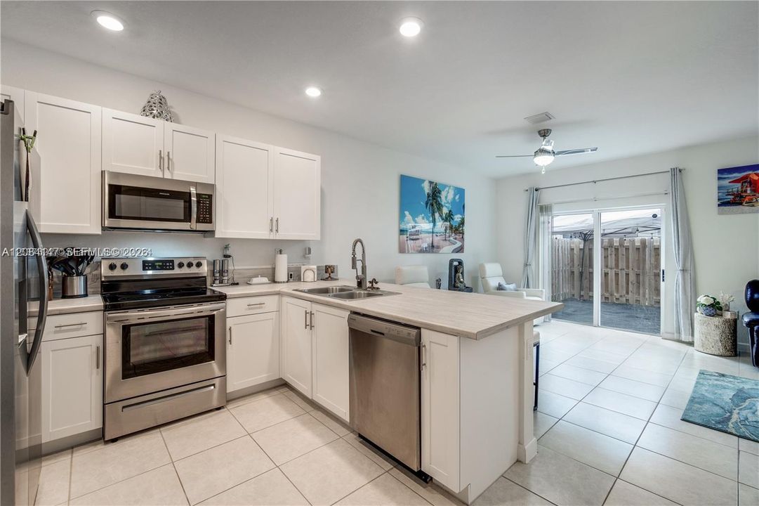 For Rent: $2,650 (3 beds, 2 baths, 1695 Square Feet)