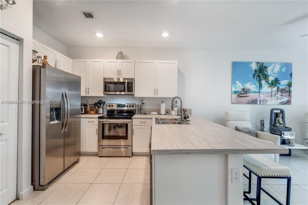 For Rent: $2,650 (3 beds, 2 baths, 1695 Square Feet)