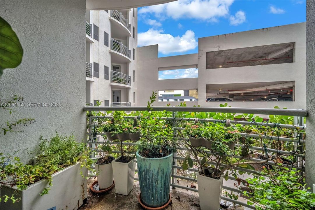En Venta: $299,000 (2 camas, 2 baños, 1036 Pies cuadrados)