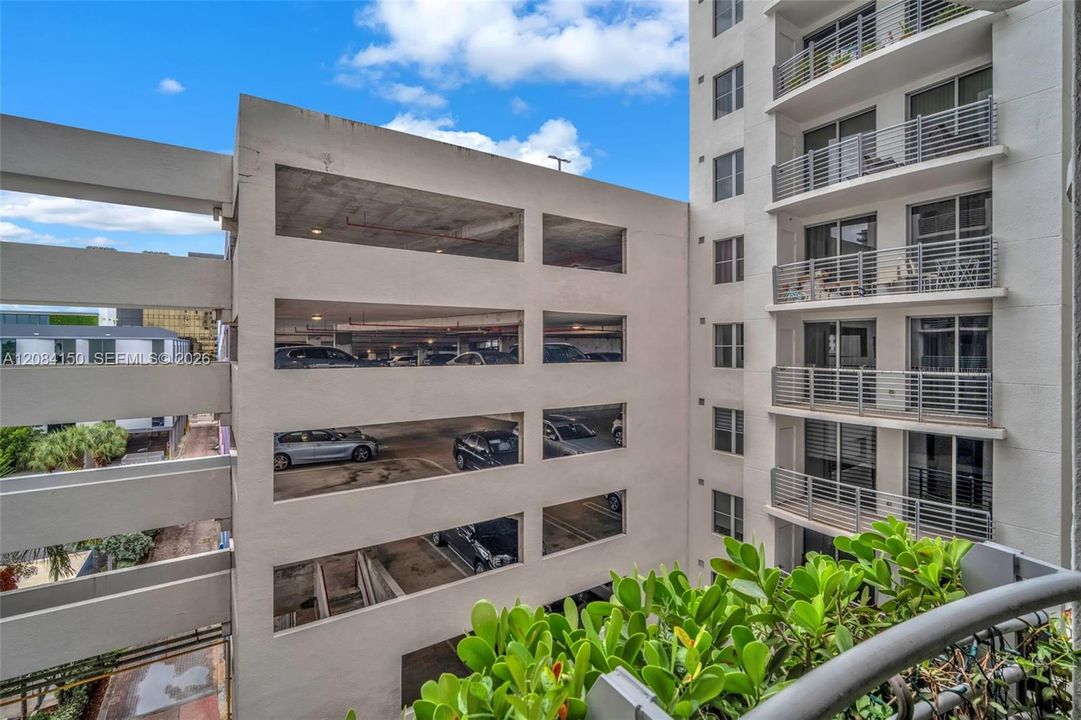 En Venta: $299,000 (2 camas, 2 baños, 1036 Pies cuadrados)