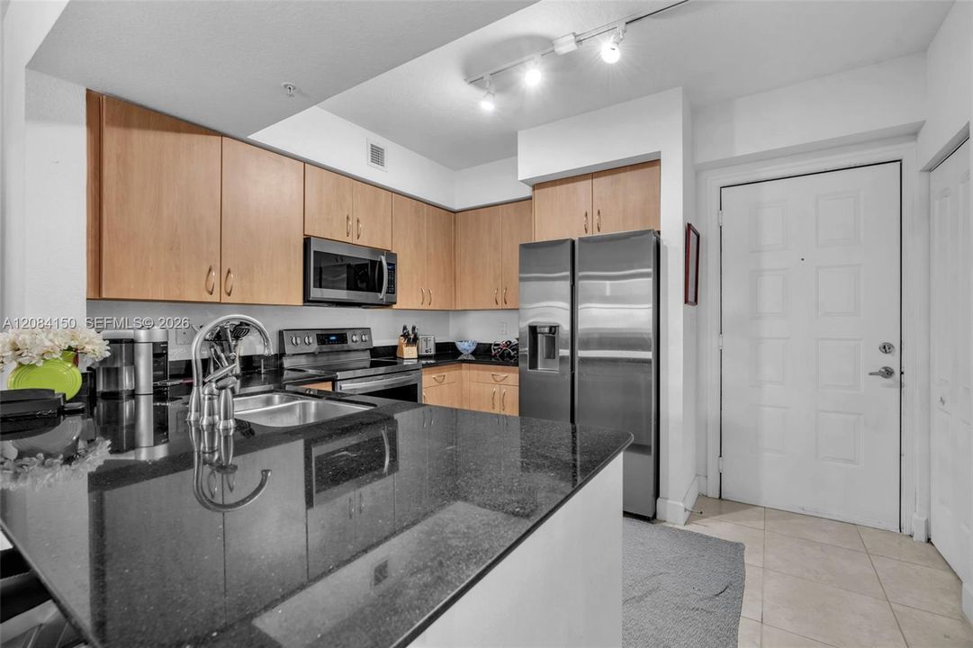 En Venta: $299,000 (2 camas, 2 baños, 1036 Pies cuadrados)