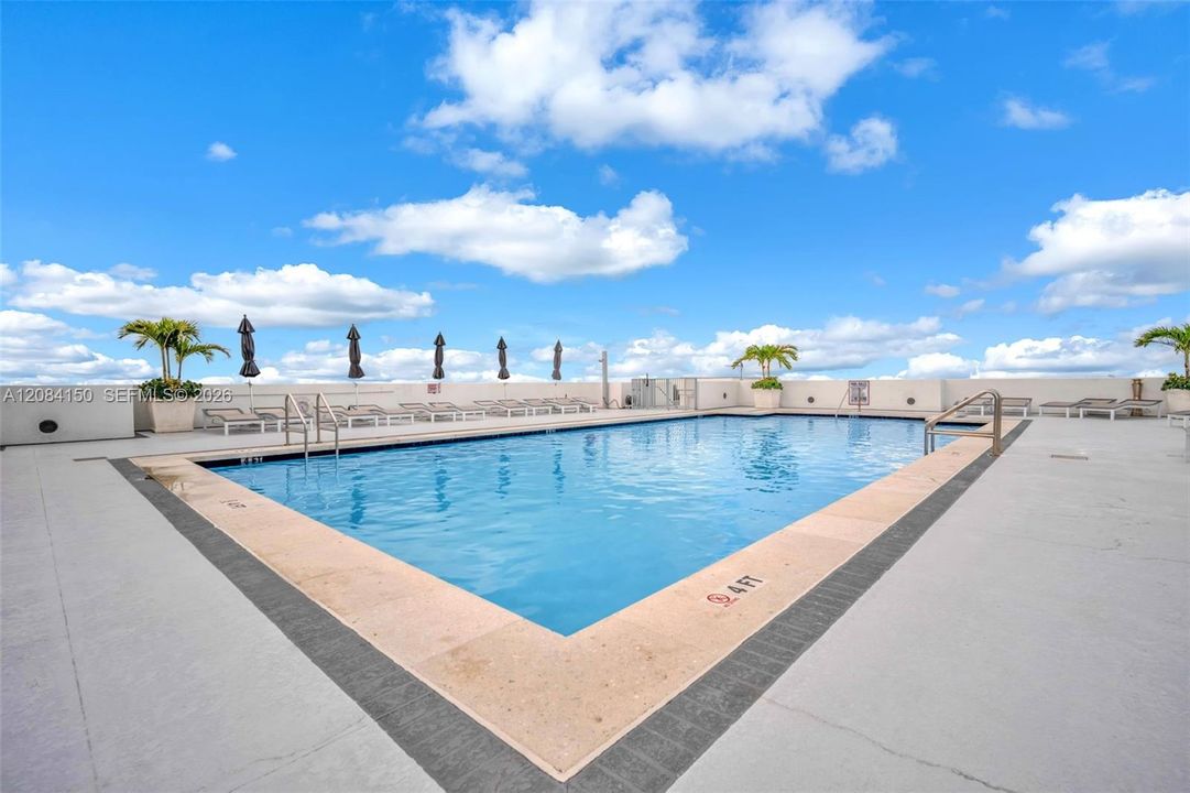En Venta: $299,000 (2 camas, 2 baños, 1036 Pies cuadrados)