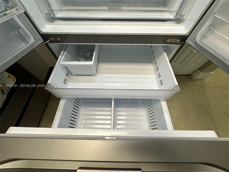 refrigerator open (Bottom)