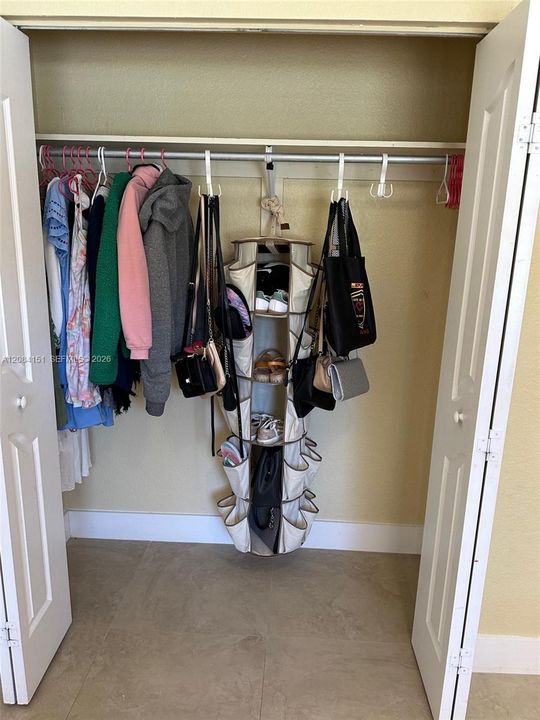 Closet bedroom 2