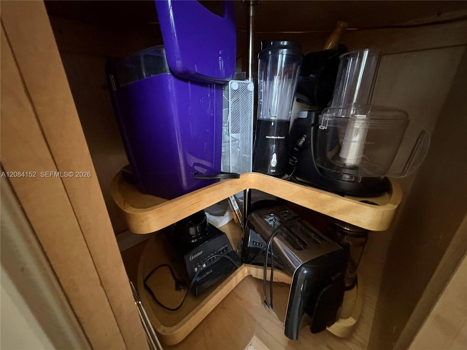 На продажу: $99,000 (2 спален, 2 ванн, 902 Квадратных фут)