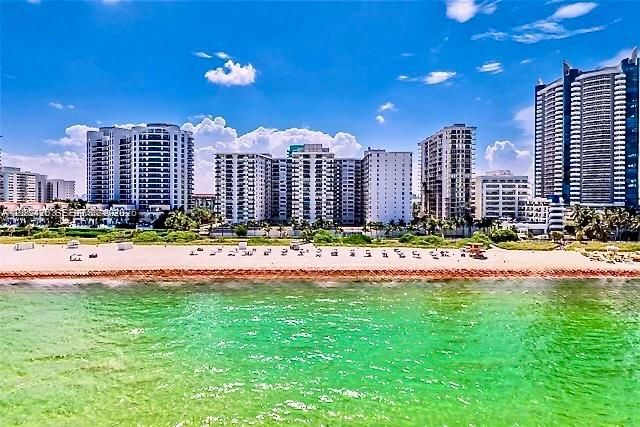 На продажу: $549,000 (1 спален, 2 ванн, 1290 Квадратных фут)