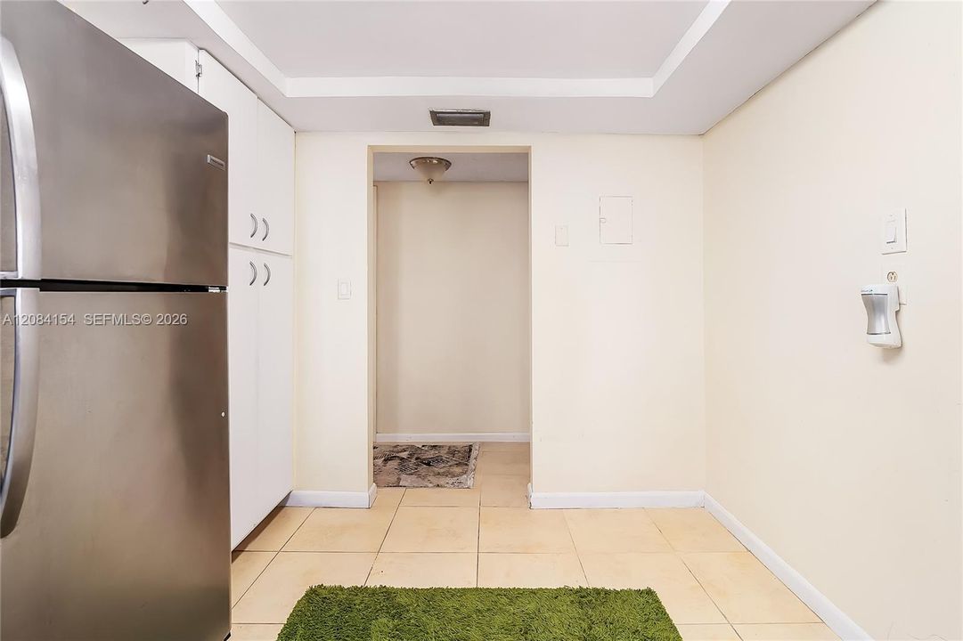 На продажу: $217,000 (1 спален, 1 ванн, 1075 Квадратных фут)