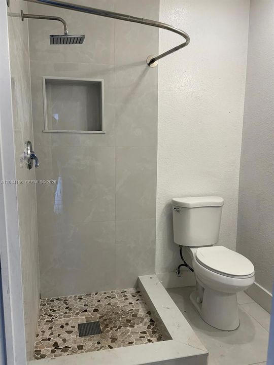 En Renta: $2,450 (3 camas, 2 baños, 1380 Pies cuadrados)