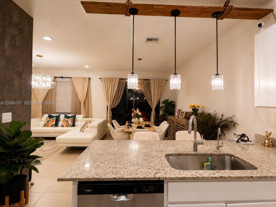 En Renta: $3,300 (4 camas, 2 baños, 1847 Pies cuadrados)
