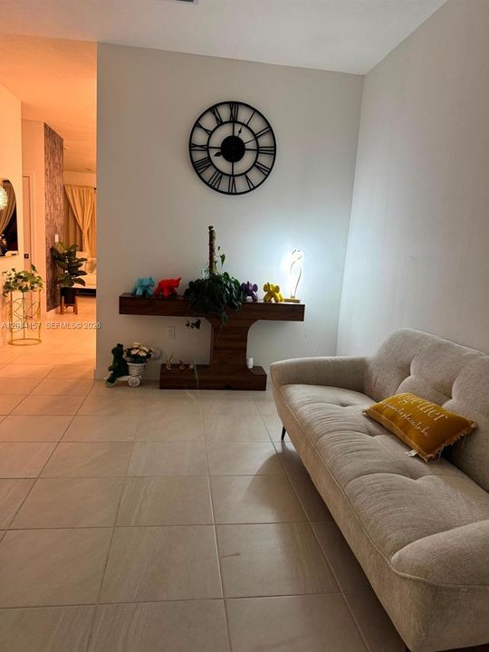 En Renta: $3,300 (4 camas, 2 baños, 1847 Pies cuadrados)