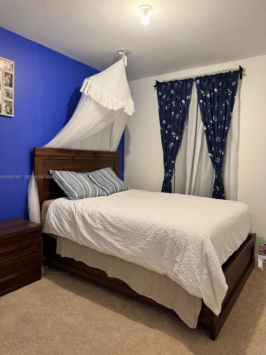 En Renta: $3,300 (4 camas, 2 baños, 1847 Pies cuadrados)