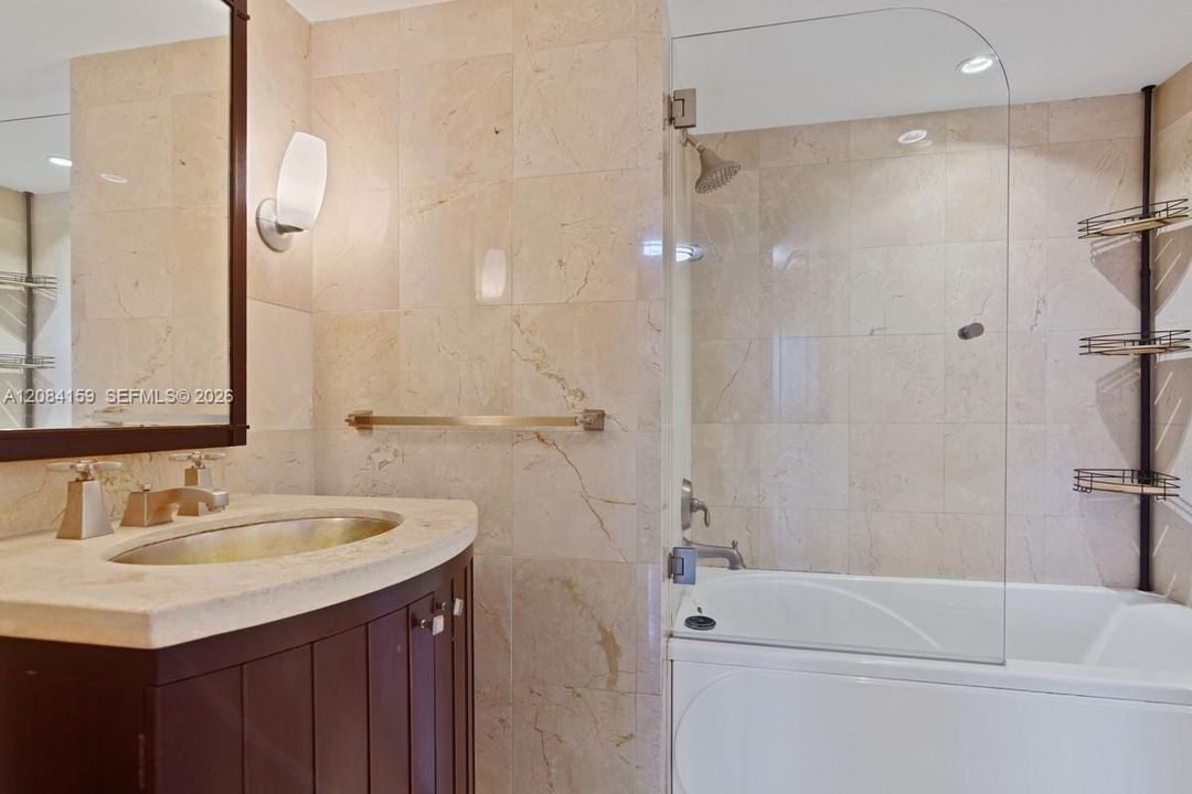 En Venta: $875,000 (2 camas, 2 baños, 1190 Pies cuadrados)
