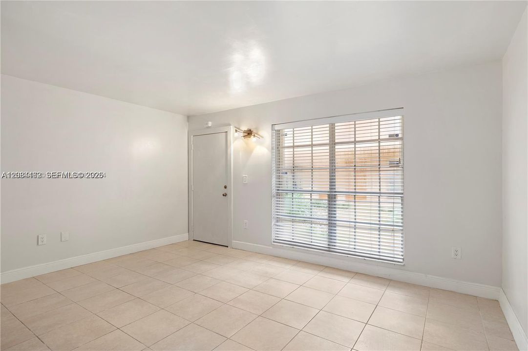 For Rent: $2,000 (1 beds, 1 baths, 544 Square Feet)