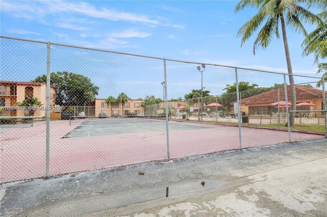 For Rent: $2,000 (1 beds, 1 baths, 544 Square Feet)
