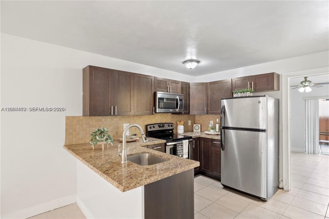 For Rent: $2,000 (1 beds, 1 baths, 544 Square Feet)