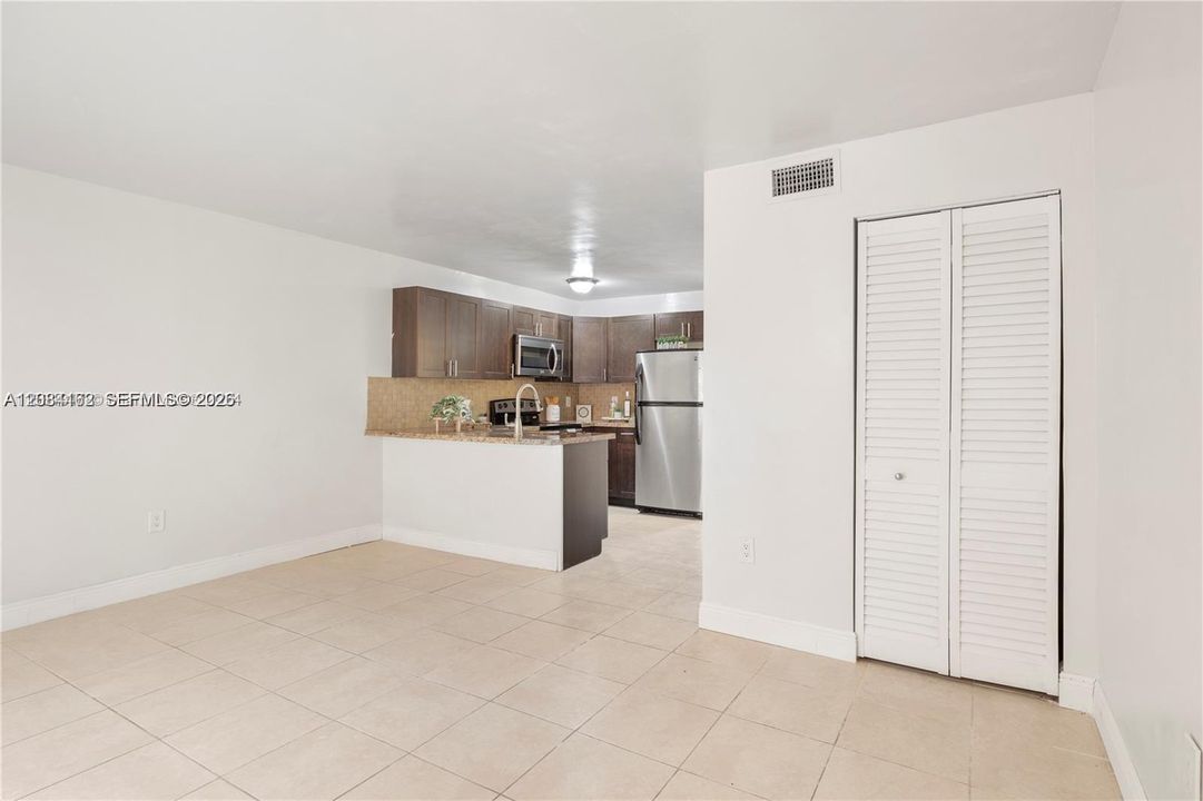 For Rent: $2,000 (1 beds, 1 baths, 544 Square Feet)